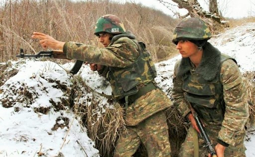 Azerbaycan, Ermenistan’ı ‘insani ateşkesi’ ihlal etmekle suçladı
