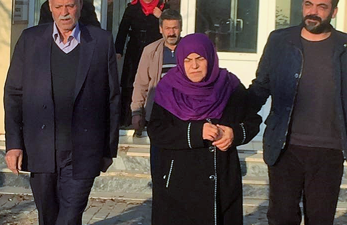 Demirtaş’ın Annesi’nden, zulümlere tepki: Bu ne biçim Müslümanlıktır, vallahi hakkımı helal etmiyorum