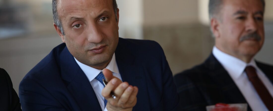 AKP, babasını disipline sevk etti, oğlu Mücahit Arslan, ABD’de lobi faaliyetlerinde