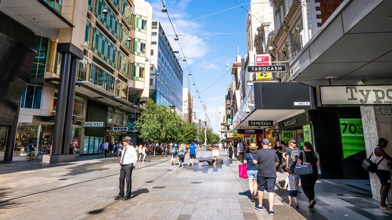 Güney Avustralya’da 6 günlük karantina başladı, sokaklar boş kaldı