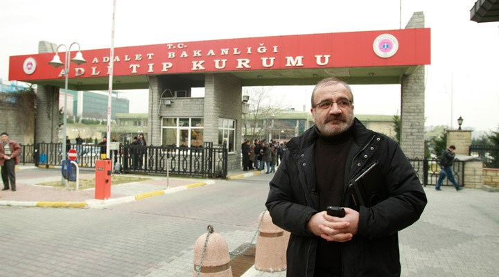 Yılmaz Odabaşı, kendisine zorla dombra dinleten kişiye yumruk attığı için tutuklanmış