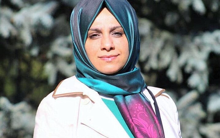 Gazeteci Yonca Kaya Şahin: Özlem Zengin’in reddiyesini okuyunca bağıra bağıra ağlamak istedim