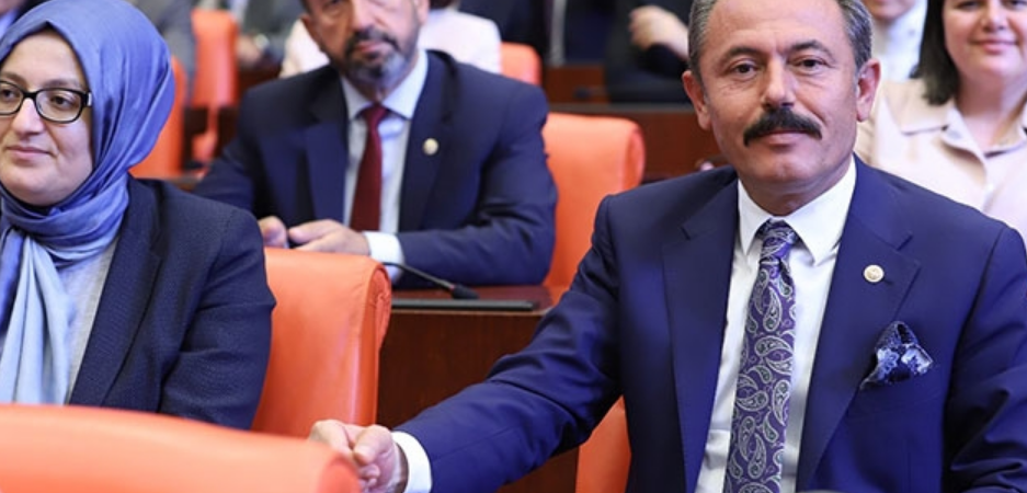 Skandal: AKP’li vekil “Millet kuru ekmek yiyor” sözüne “O zaman aç değiller” cevap verdi