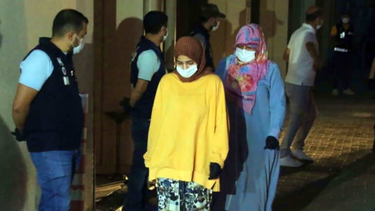 ‘ÇıplakAramaya SessizKalma’ Türkiye gündeminde tt oldu