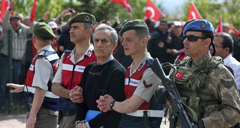 AKP adaleti: Ömür boyu hapis cezası verilen askerlerin mal varlıklarına da el konulacak