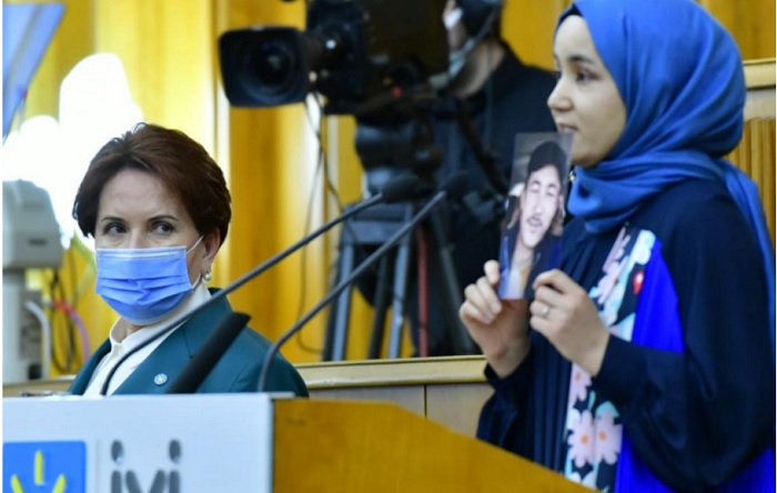 4 yıldır annemin sesini duyamıyorum: Doğu Türkistanlı kız yayına çıkınca TBMM TV yayını kesti