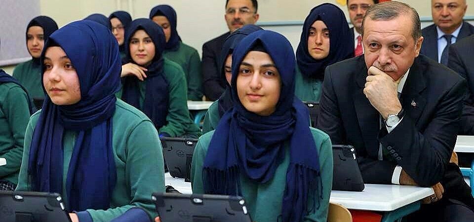Ülkenin vahim tablosu: Z kuşağının yüzde 28.5’i ateist, yüzde 56’sı dini vecibeleri yerine getirmiyor