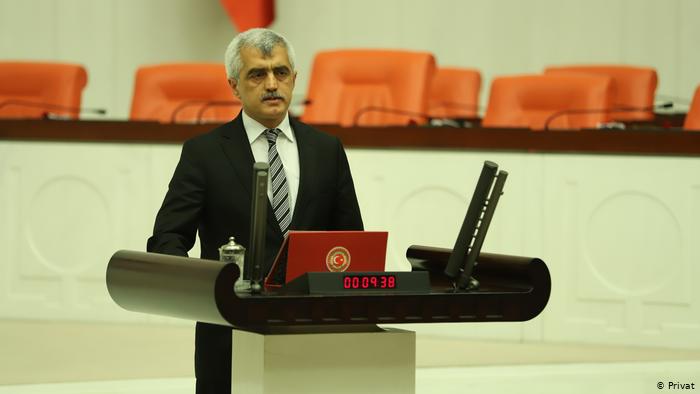 Polis, Gergerlioğlu’na abdest bile aldırmadı: İtalyan faşist yönetimi Ömer Muhtar’a bunu yapmadı