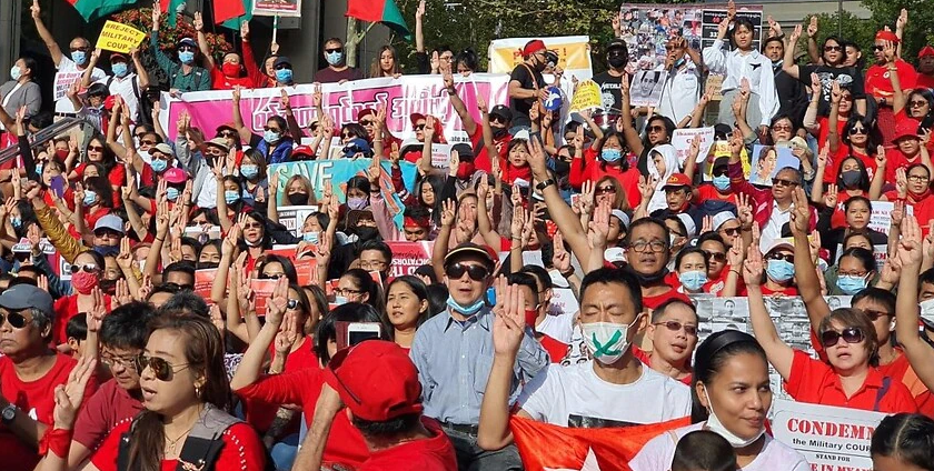 Sydney’de yüzlerce kişi Myanmar’daki darbeyi protesto etti