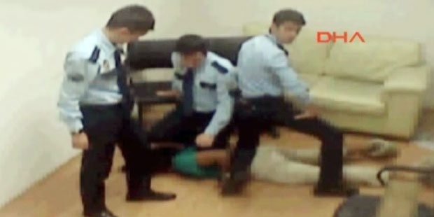 Diyarbakır’da polis, Ercan’ın başına poşet geçirdi, evi kazıdı, ölümle tehdit edildi