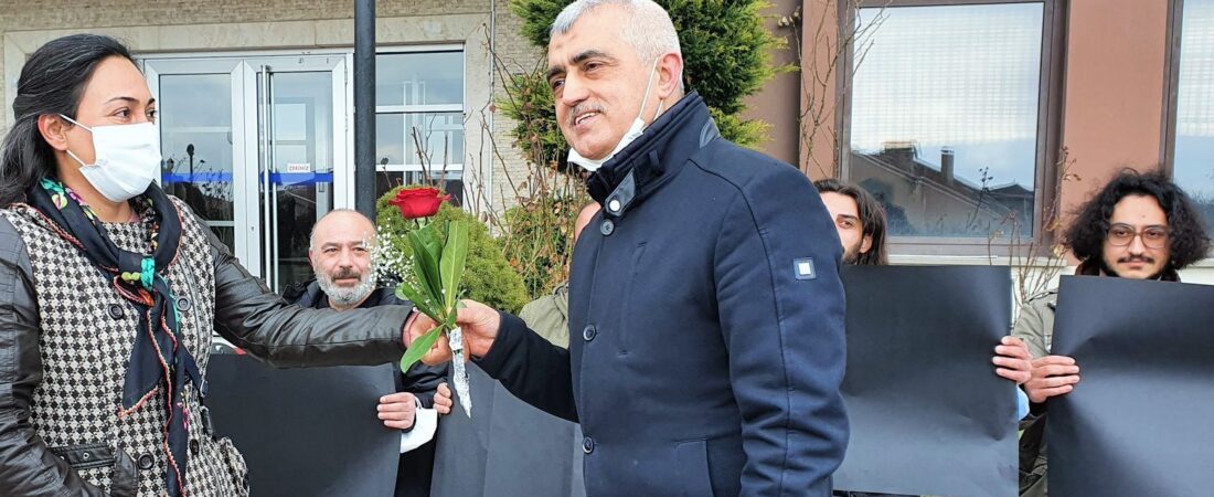 HDP’li Gergerlioğlu: Evimin önünde 3-4 polis aracı var