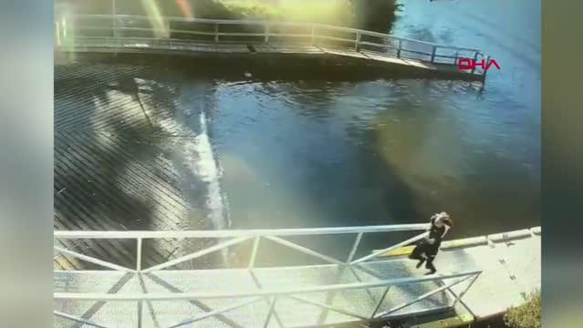 Tasmanya’da kontrolden çıkan jet ski dehşet saçtı