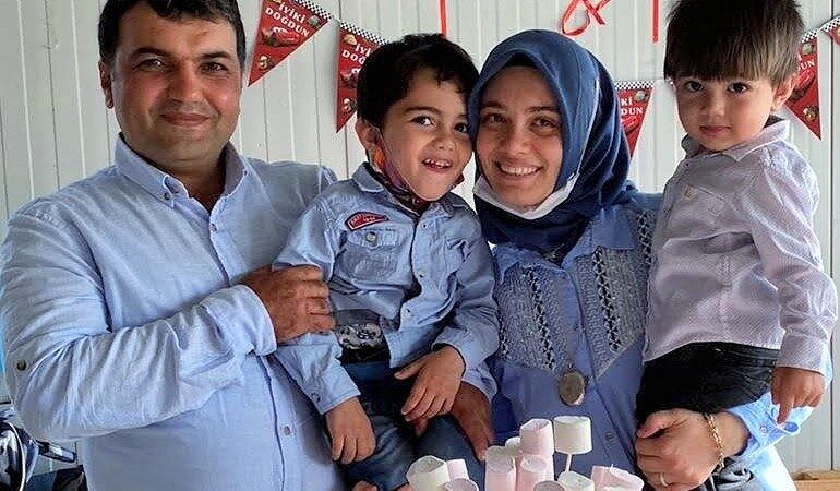 2,5 ve 4 yaşındaki Murat ve Fatih de annesiz babasız kaldı