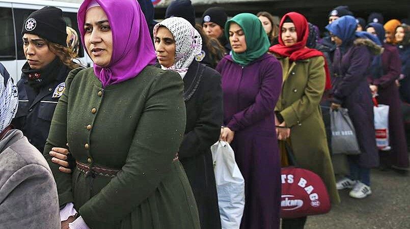 Başörtülülere zulmün zirve yaptığı Türkiye’de İslamafobia sempozyumu