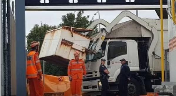Güney Avustralya’da çöp konteynerinde uyku can aldı