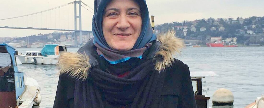 İki yıl önce kanserden ölen KHK’lı sınıf öğretmeni görevine iade edildi