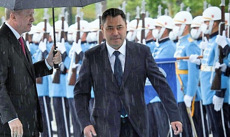 İlk ziyaretini Ankara’ya yaptı:Kızgız Cumhurbaşkanı Caparov’a insan hakları örgütlerinden çağrı