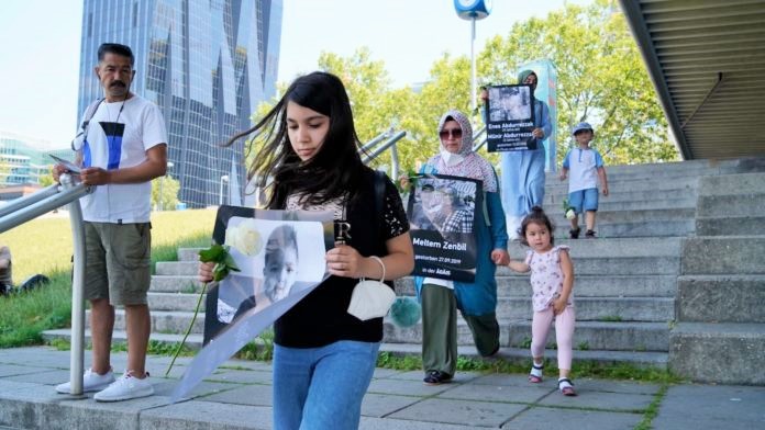 Tenkil kurbanları Viyana’da anıldı: ‘İnsanlar, çocuklar uyurken sessiz olmalı; ölürken değil!’