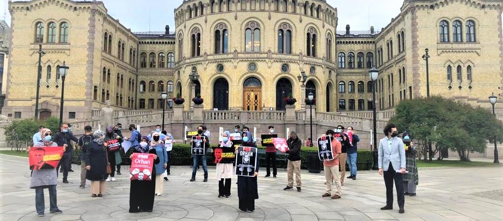 Kaçırılan eğitimci İnandı için Oslo’da protesto:Orhan İnandı serbest bırakılsın