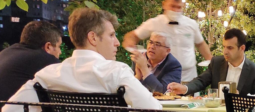 Yargıtay üyesi Tekman Savaş Nemli, Sezgin Baran Korkmaz’la yemekte