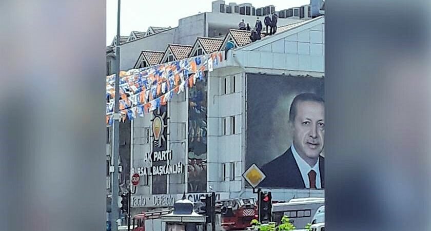 AKP İl Başkanlığı’nda intihar girişimi