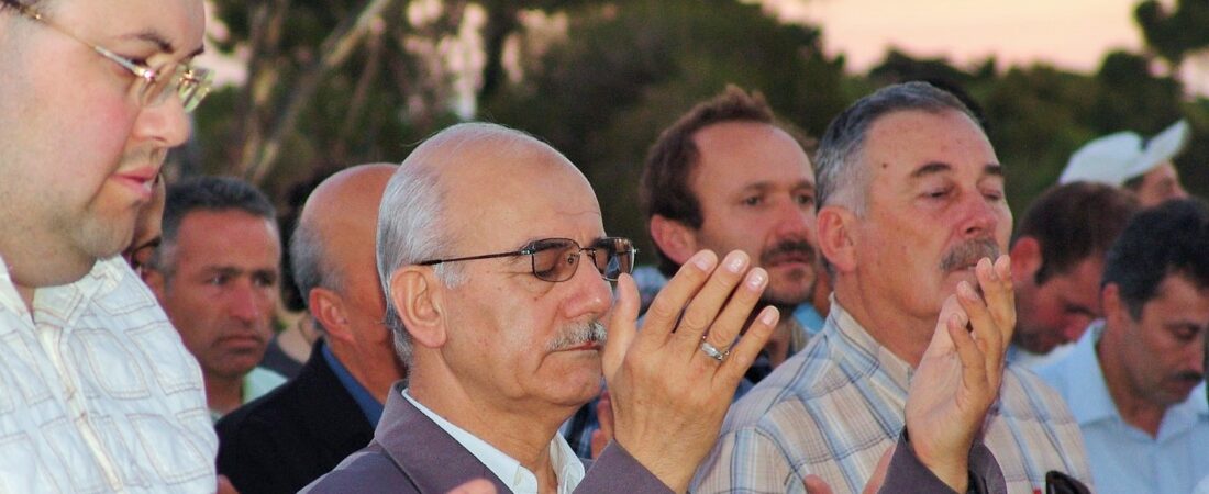 Sevenleri ‘Samsunlu Hoca’yla hatıralarını paylaşıyor: Mehmet Ali Şengül için online taziye defteri açıldı