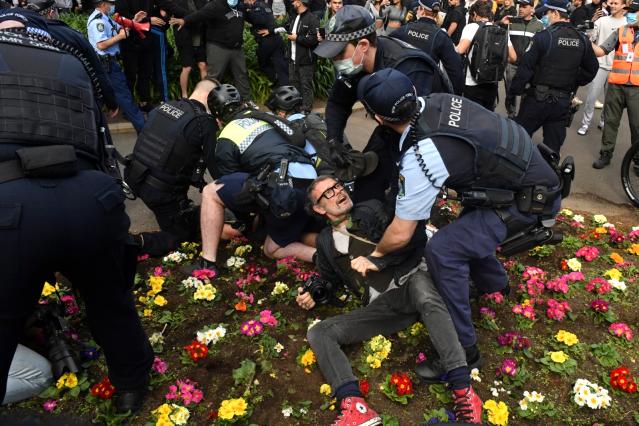 Karantina önlemleri fitili ateşledi: Sydney, Melbourne ve Brisbane’de çok sayıda protestocu gözaltına alındı