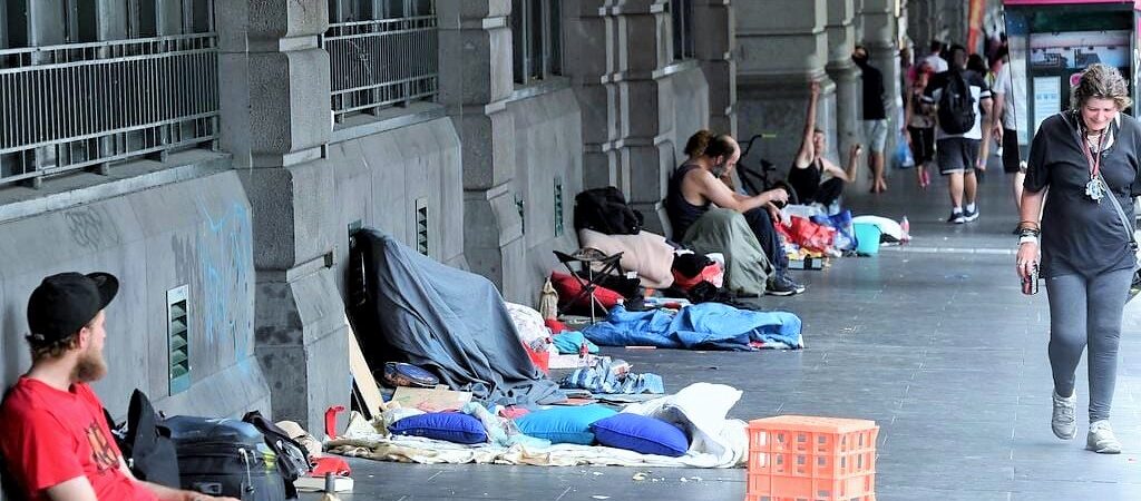 ARO’dan, COVID-19 için önemli adım: Evsizlere sıcak yemek ve gıda kampanyası