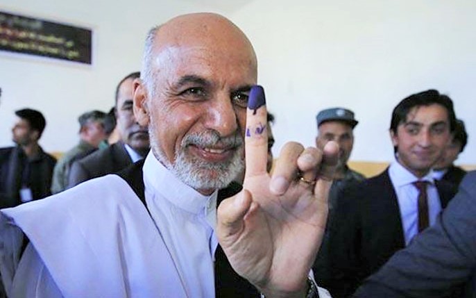 Afganistan Milli Savunma Bakanı: Cumhurbaşkanı Eşref Gani ve çetesi ülkeyi sattı