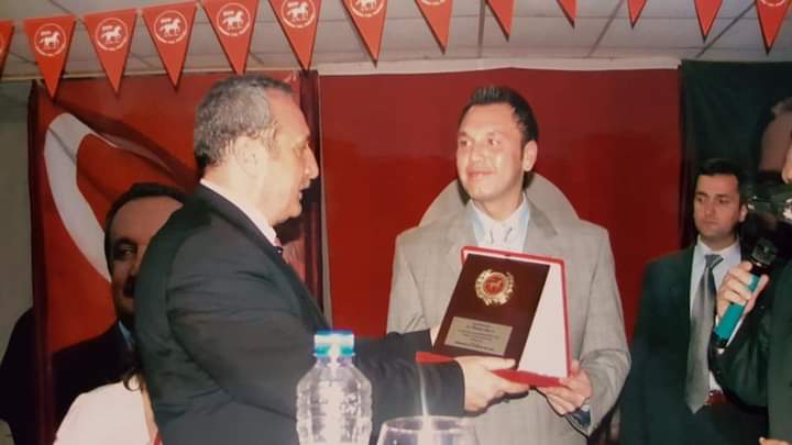 Halk TV canlı yayın sırasında basıldı, saldırgan başı AKP’li Sertan Yüce