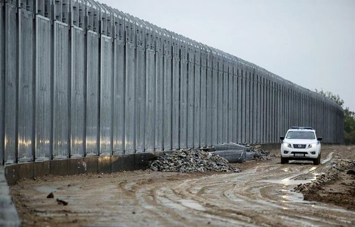 Yunanistan’ın Türkiye sınırına ördüğü duvar 40 km’ye uzadı