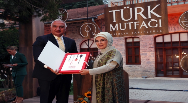 Parası halkın cebinden: Emine Erdoğan’ın tarif kitabının maliyeti 975 bin TL