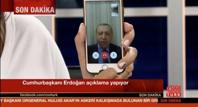 Tüm darbeleri yaşayan usta oyuncu Şensoy, 15 Temmuz’a: Komik tarafı, organize ve tezgahlanmış bir şey