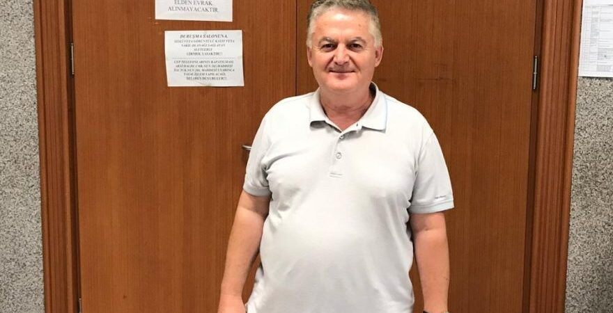 Ahmet Zeki Üçok ‘Sahte çürük raporu’ davasında yine mahkum oldu