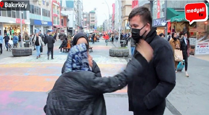 Zamlara isyan eden kadın,‘2 yıldır işsizim ama her şey yolunda’ diyen AKP’liye: Yürü lan çakal yürü