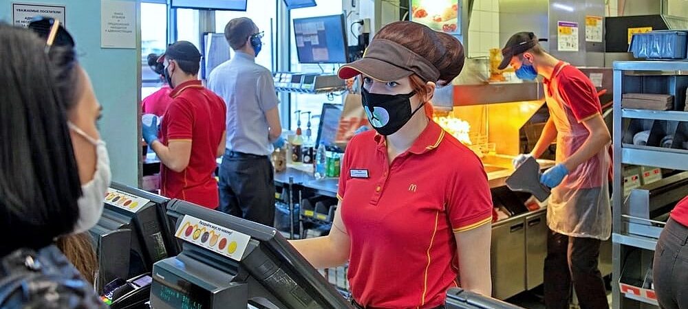 Woolworths, Aldi ve Coles, marketler zincirinden çalışanlarına aşı zorunluluğu