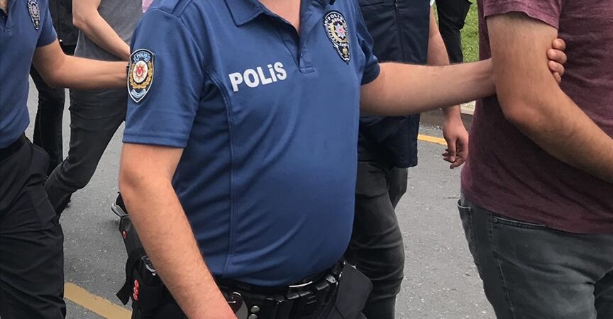 Erdoğan Rejimi’nde bu da yaşandı: Polis arama yaptığı eve misafirliğe gelenleri gözaltına aldı