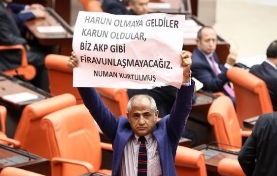 AKP’li Kurtulmuş: Türk Lirasını dövize yatırmak bir ahlaksızlıktır