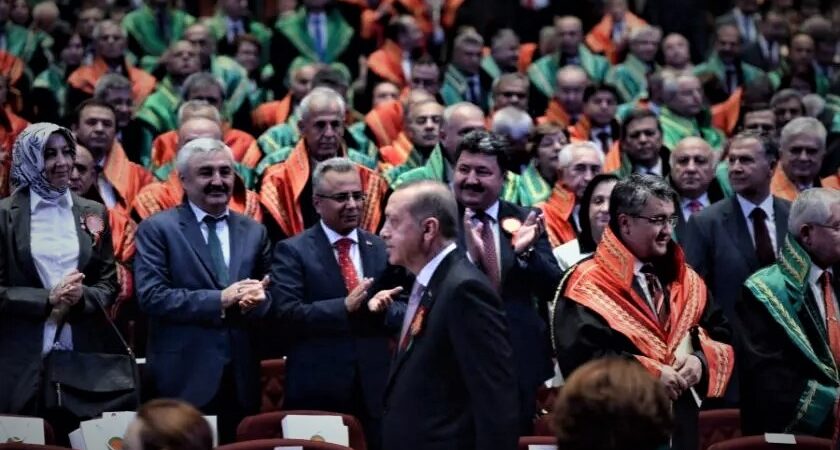 AKP’nin yargı darbesi ve adaletin geldiği durum: Yargının “eğitimsiz” hâkim ve savcı krizi