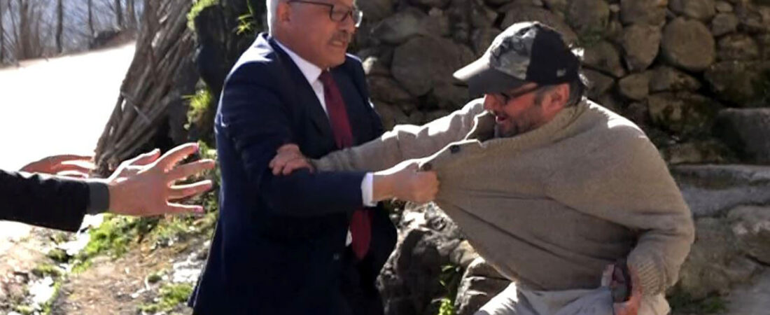 AKP’li belediye başkanı heyelanı basına haber veren vatandaşı darbetti