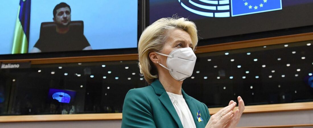 Avrupa Parlamentosu ayakta alkışladı: Bombardıman altında konuşan Zelenski, dün 16 çocuğun yaşamını yitirdiğini söyledi
