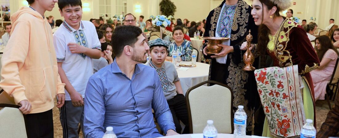 Washington DC’de sürpriz konuk: Enes Kanter’den Uygurlar’a Nevruz dopingi