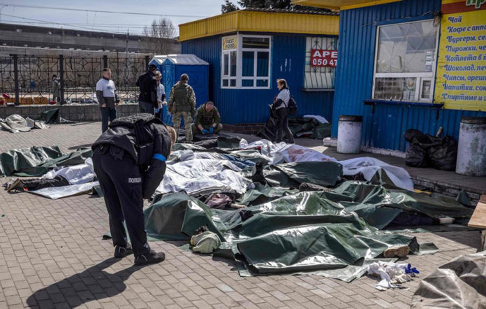 Ukrayna’da Rusya vahşeti: Tren garı füzeyle vuruldu, en az 30 insan hayatını kaybetti