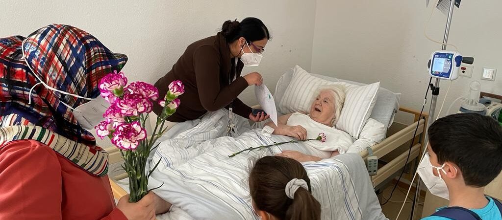 Almanya’daki Mosaik Dialog Derneği’den, Anneler Günü’nde Huzur Evi’ne duygulandıran ziyaret