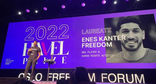 Enes Kanter dünyaca ünlü Oslo Özgürlük Forumu’nda Vaclav Havel Kreatif Muhalefet Ödülü’nü aldı