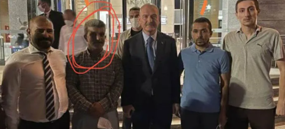 Provokasyon organize edildi: HDP önüne götürülenlerin de Süleyman Soylu ile fotoğrafı çıktı