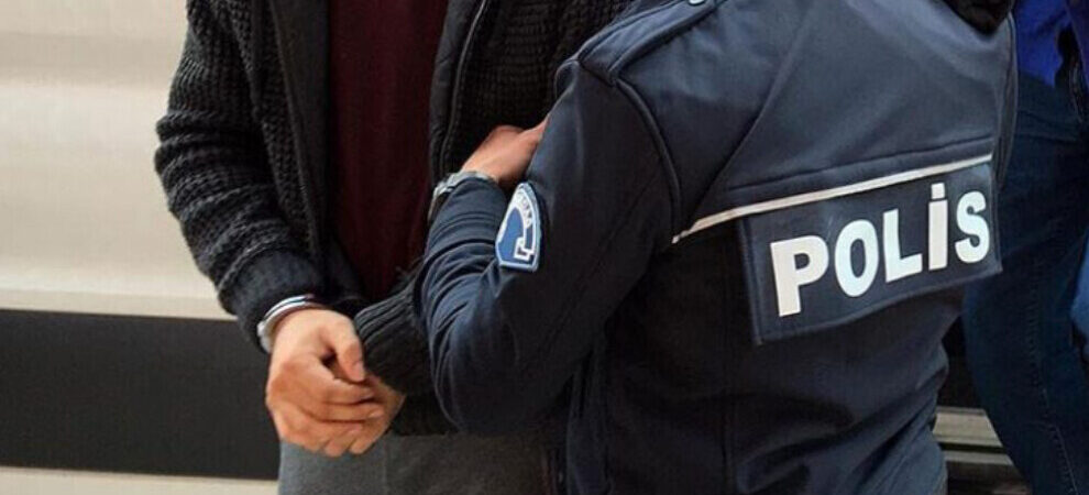 KHK’lı öğretmenler, polisler ve 3 çocuk gözaltına alındı