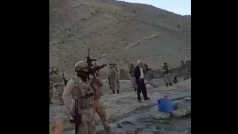 Van’daki görüntülere tepki çığı gibi: Asker, gözaltı için havaya ateş açtı, itiraz eden kadınlar darp edildi