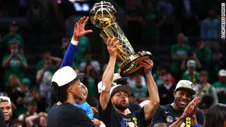 NBA’de şampiyon Golden State Warriors oldu