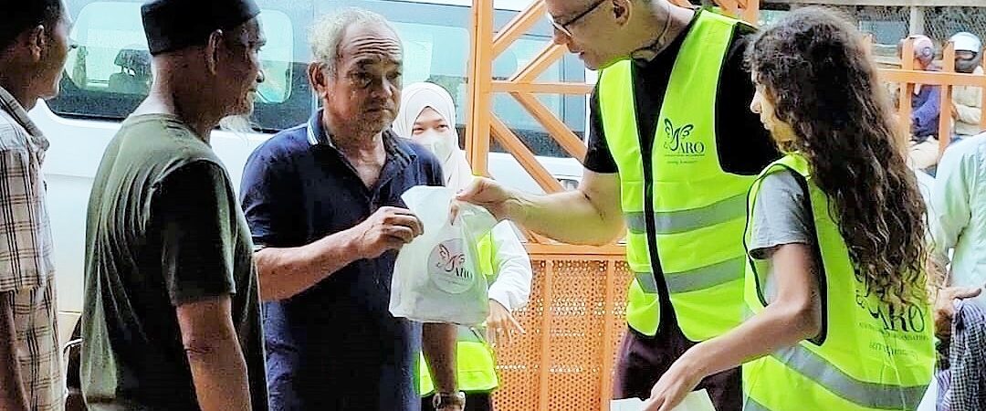 Gönüllüler elleriyle kurbanı ulaştırdı: ARO Yardım Kuruluşu, 12 ülkede muhtaçlara bayram yaşattı